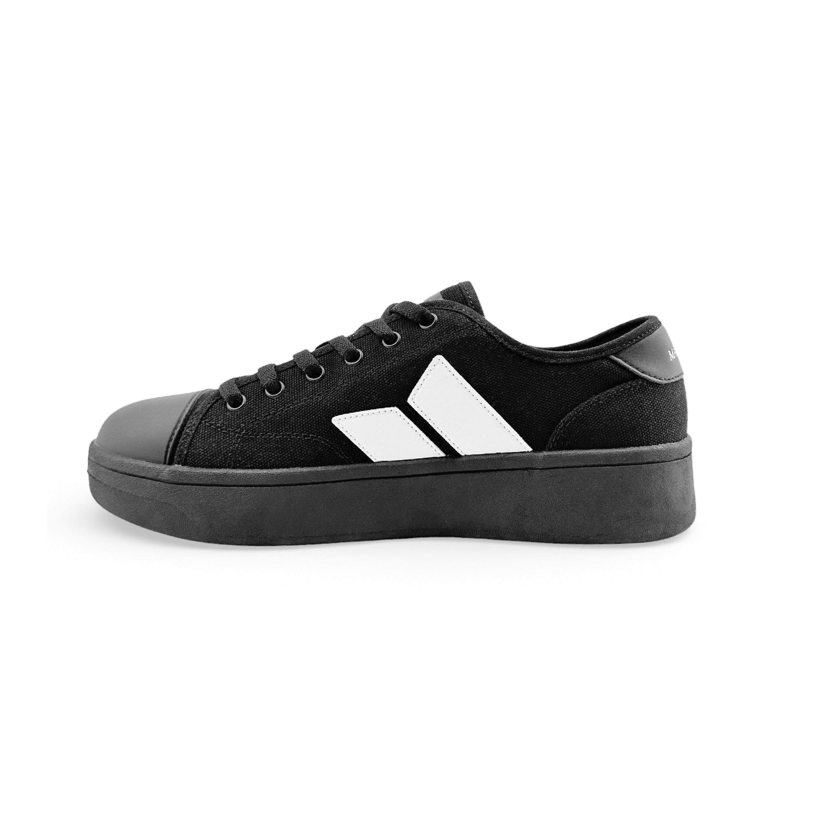 Macbeth Hiatus Black